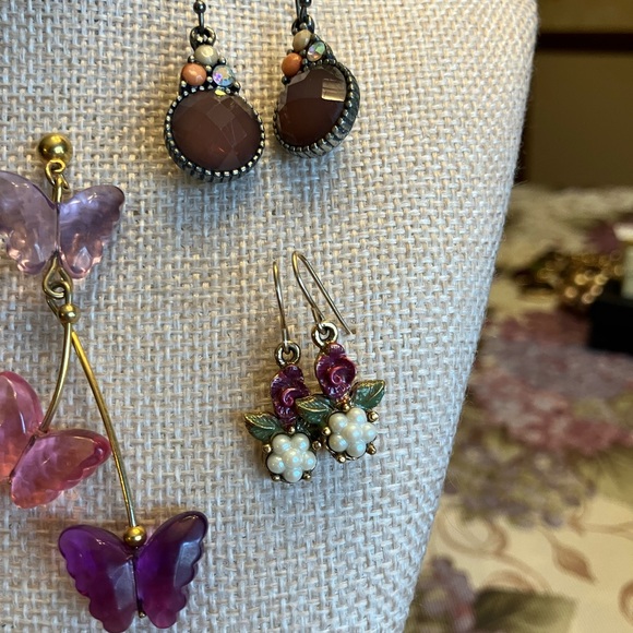 SEVEN BEAUTIFUL PAIRS OF PIERCED EARRINGS - Picture 6 of 13
